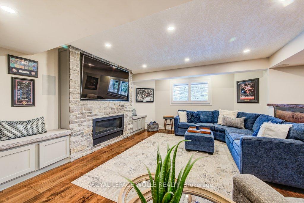 Photo 32 of 47 Forest Breeze Court, Kitchener — HOMEH