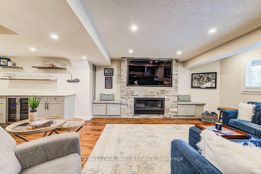 Photo 33 of 47 Forest Breeze Court, Kitchener — HOMEH