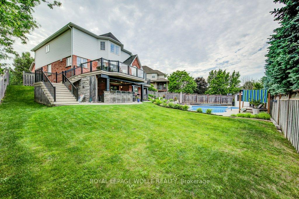 Photo 45 of 47 Forest Breeze Court, Kitchener — HOMEH
