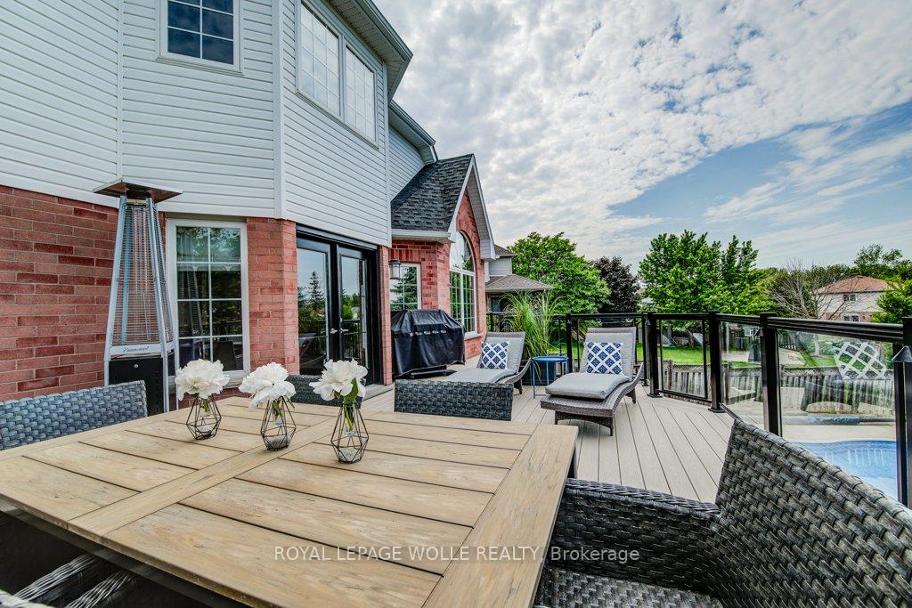 Photo 44 of 47 Forest Breeze Court, Kitchener — HOMEH