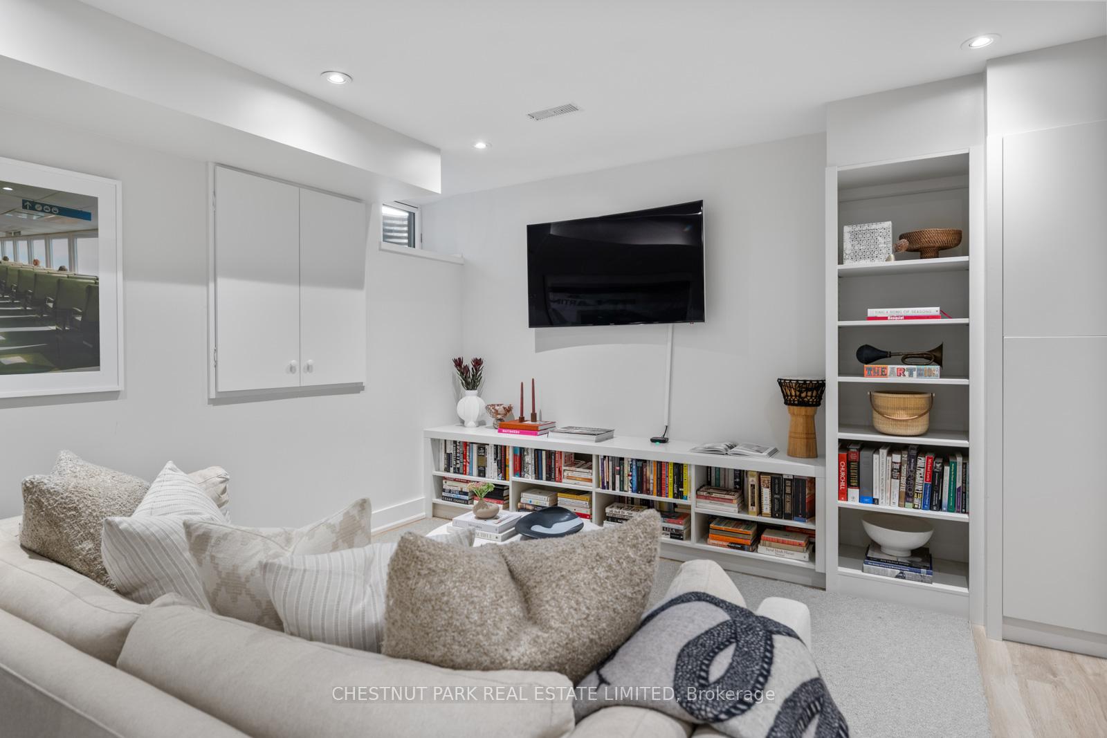 Photo 33 of 700 Logan Avenue, Toronto, North Riverdale — HOMEH