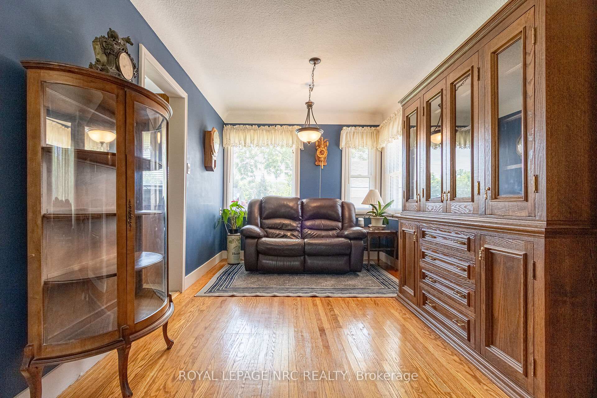 Photo 2 of 2 Juliana Crescent, St. Catharines, Lakeport — HOMEH