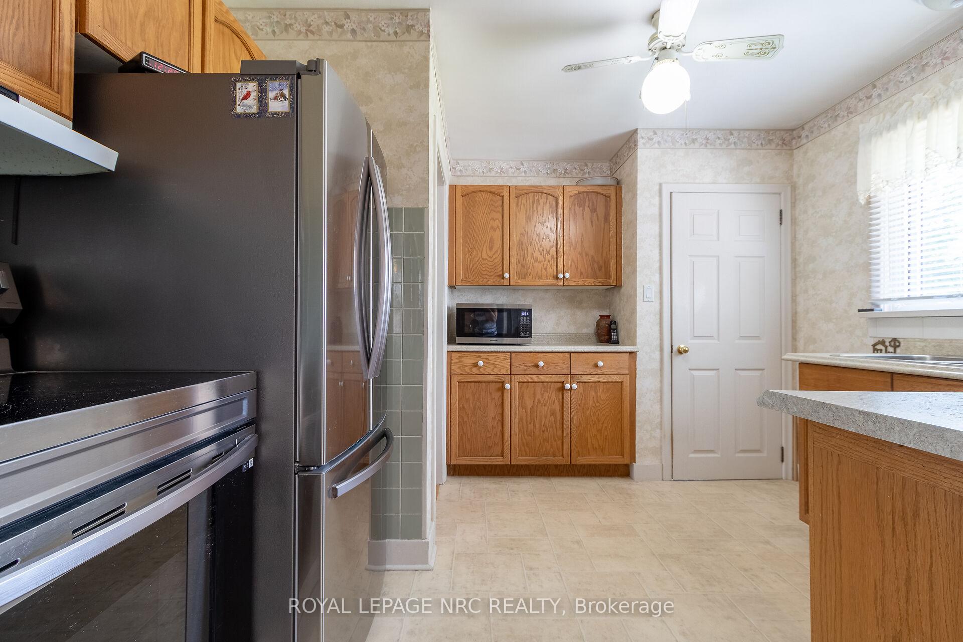 Photo 13 of 2 Juliana Crescent, St. Catharines, Lakeport — HOMEH