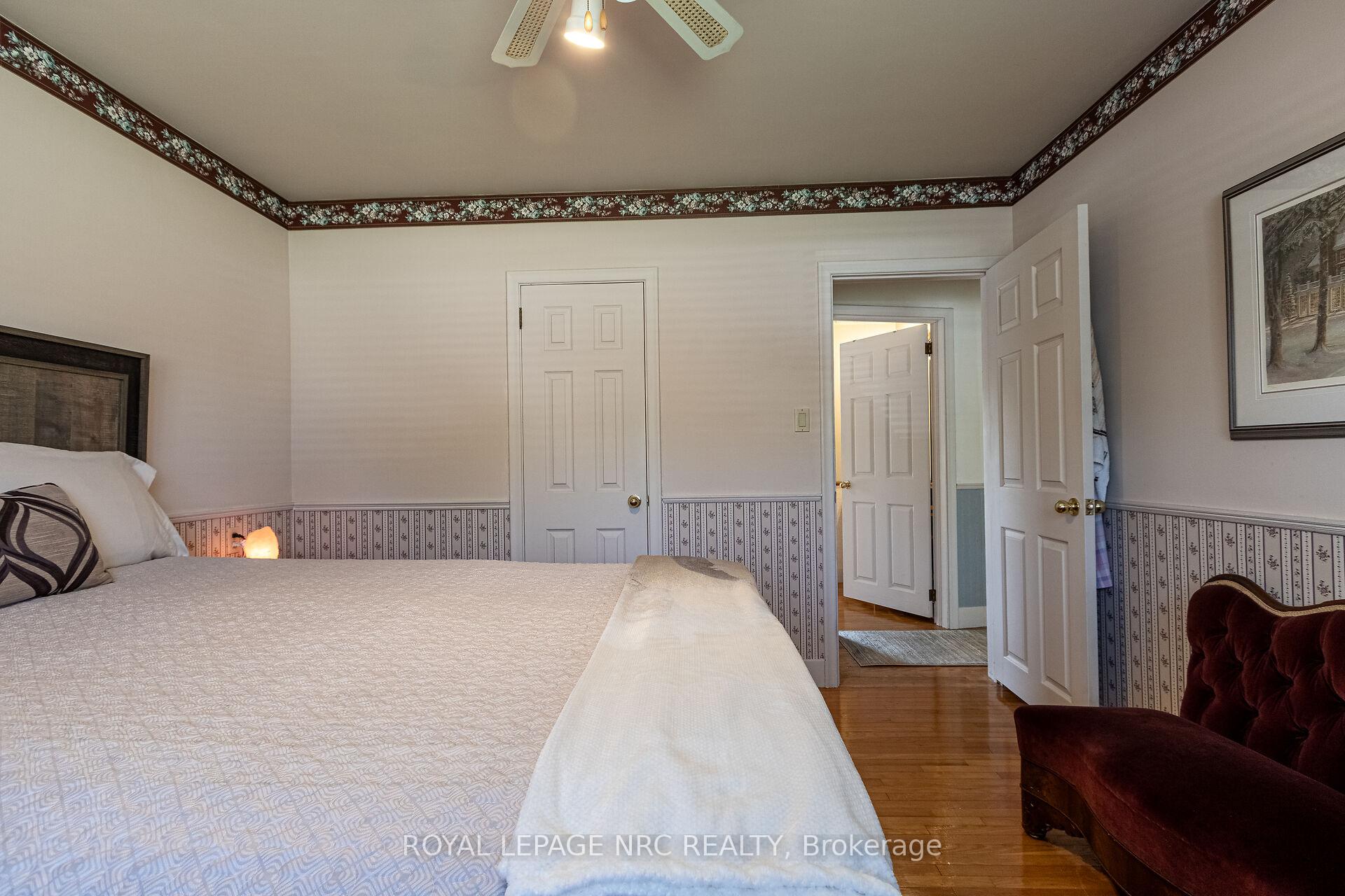 Photo 14 of 2 Juliana Crescent, St. Catharines, Lakeport — HOMEH