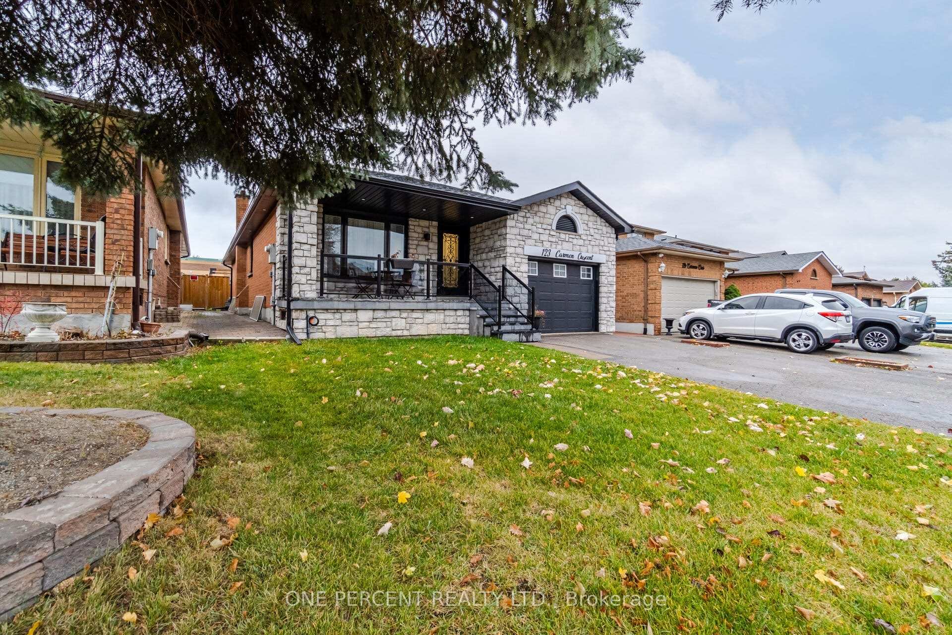 Photo 12 of 123 Carmen Crescent, Vaughan, East Woodbridge — HOMEH