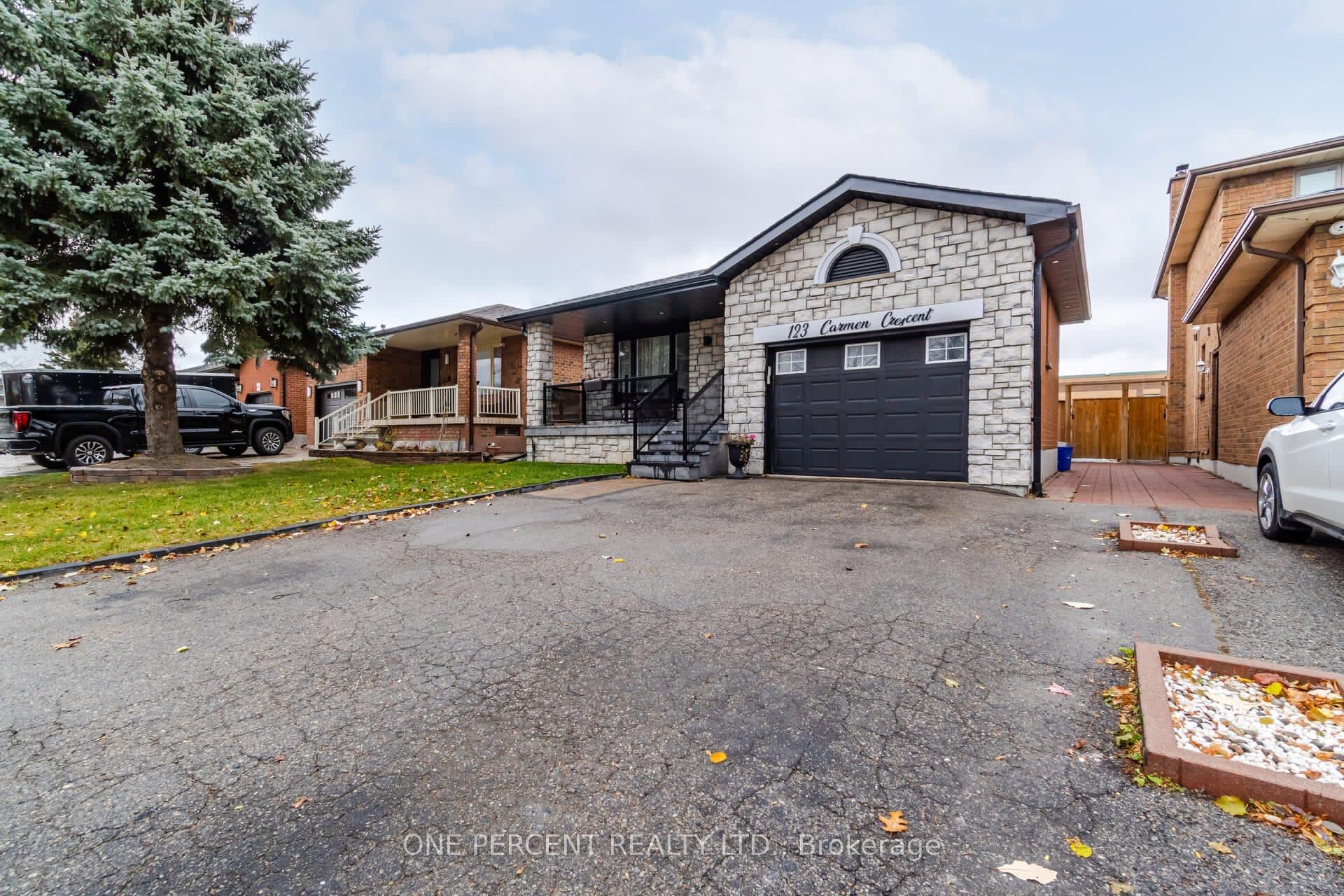 Photo 9 of 123 Carmen Crescent, Vaughan, East Woodbridge — HOMEH