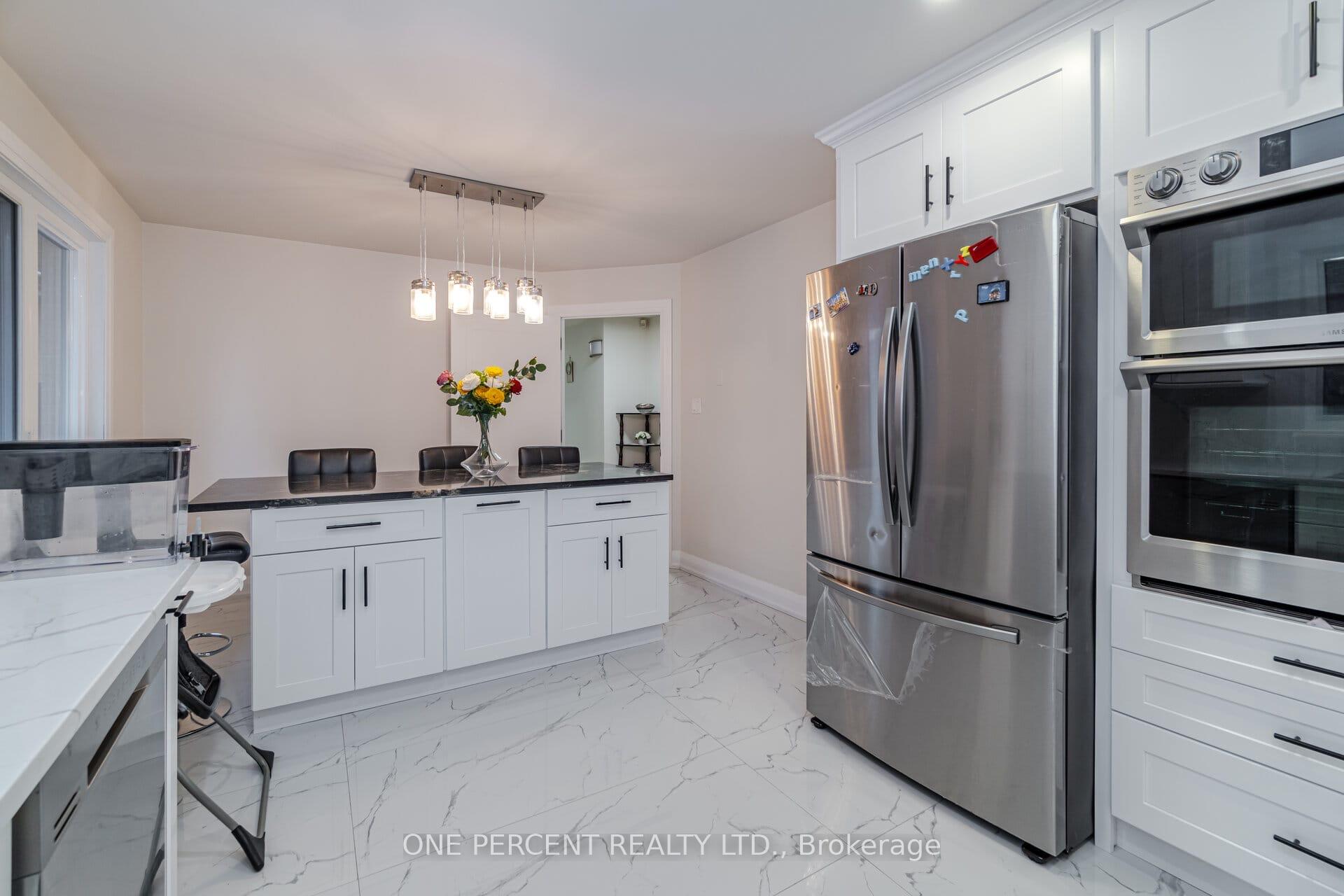 Photo 7 of 123 Carmen Crescent, Vaughan, East Woodbridge — HOMEH