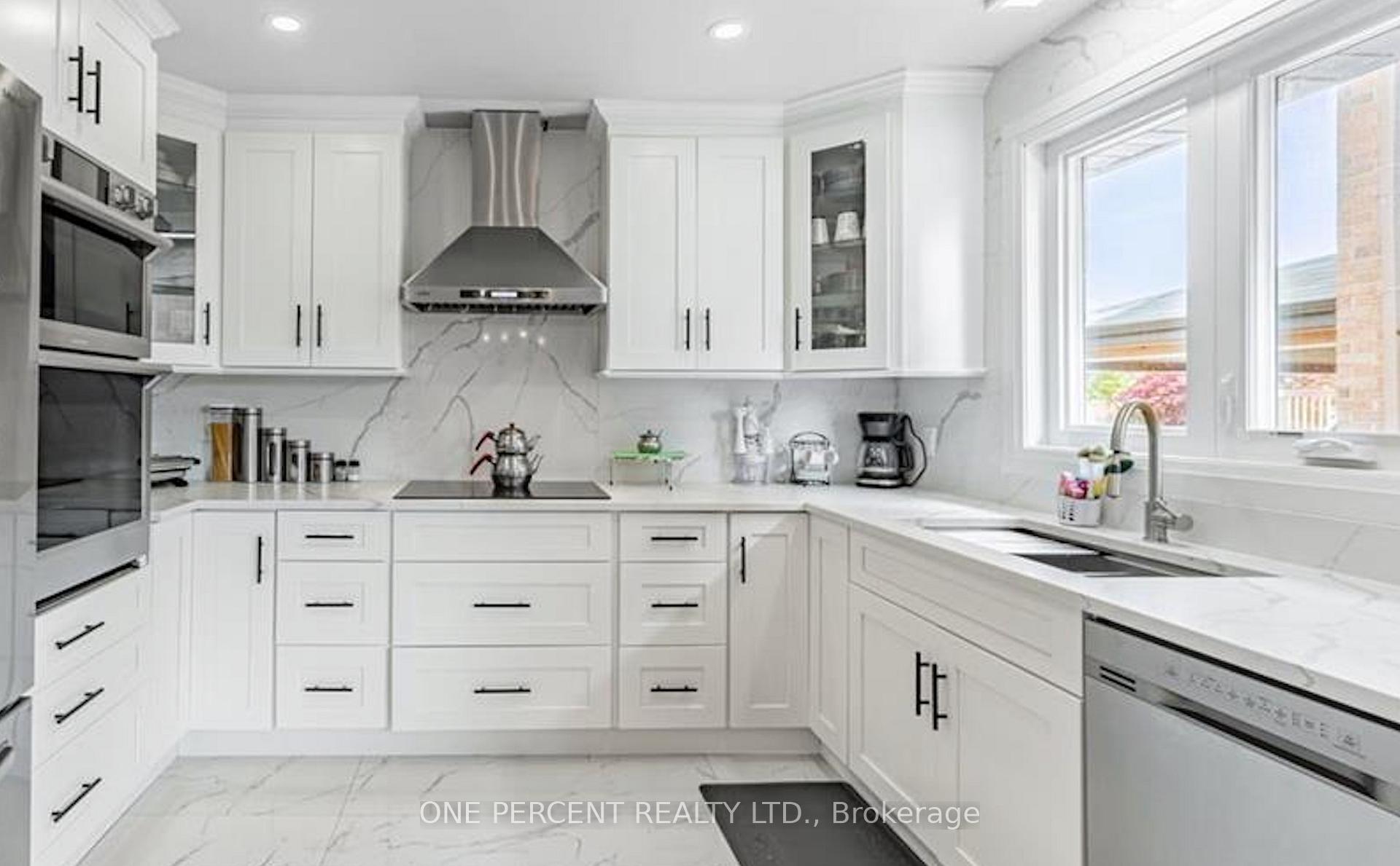 Photo 15 of 123 Carmen Crescent, Vaughan, East Woodbridge — HOMEH