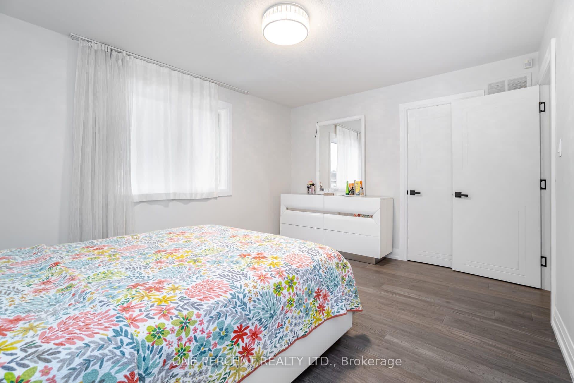 Photo 16 of 123 Carmen Crescent, Vaughan, East Woodbridge — HOMEH