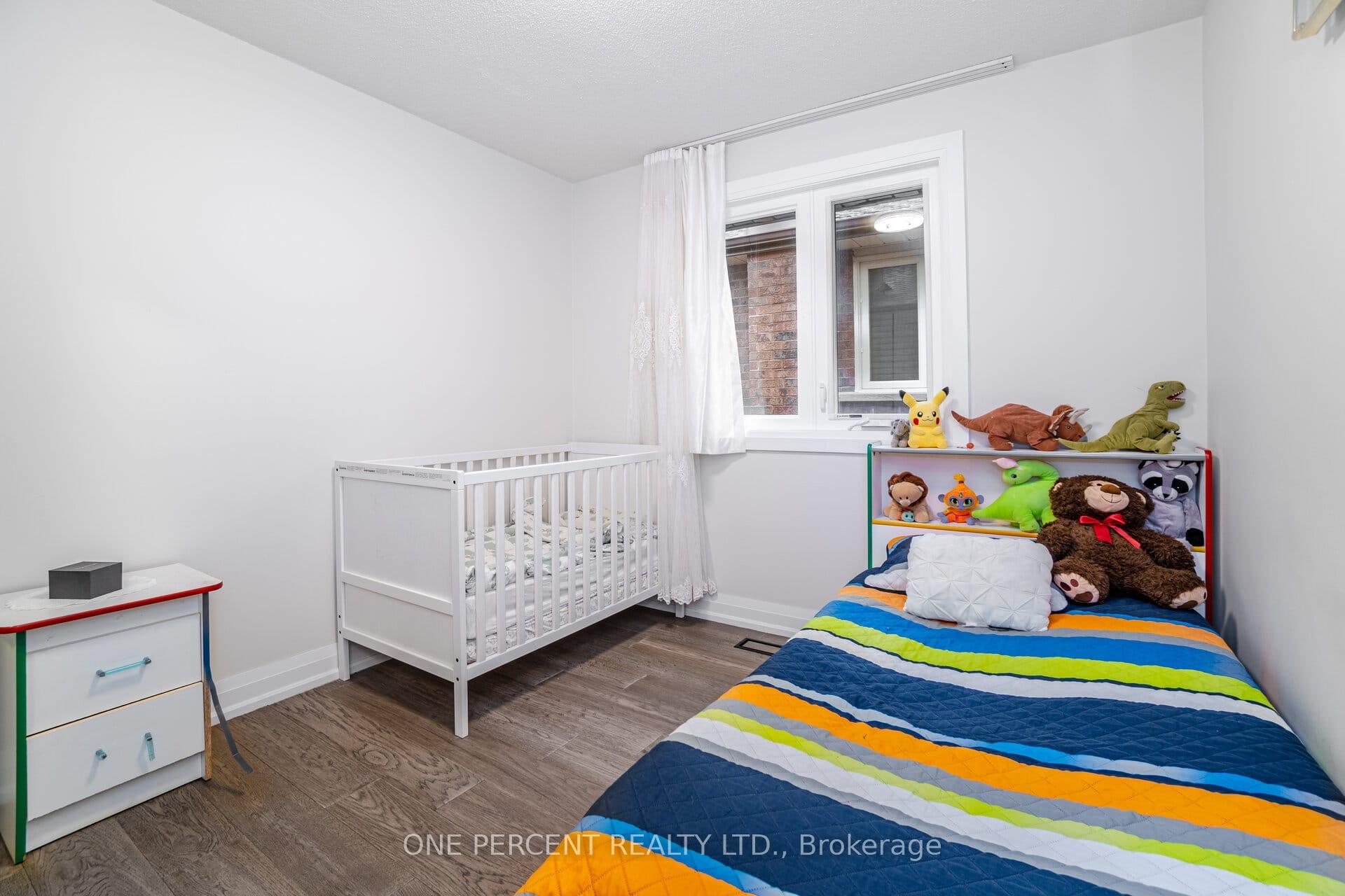 Photo 33 of 123 Carmen Crescent, Vaughan, East Woodbridge — HOMEH