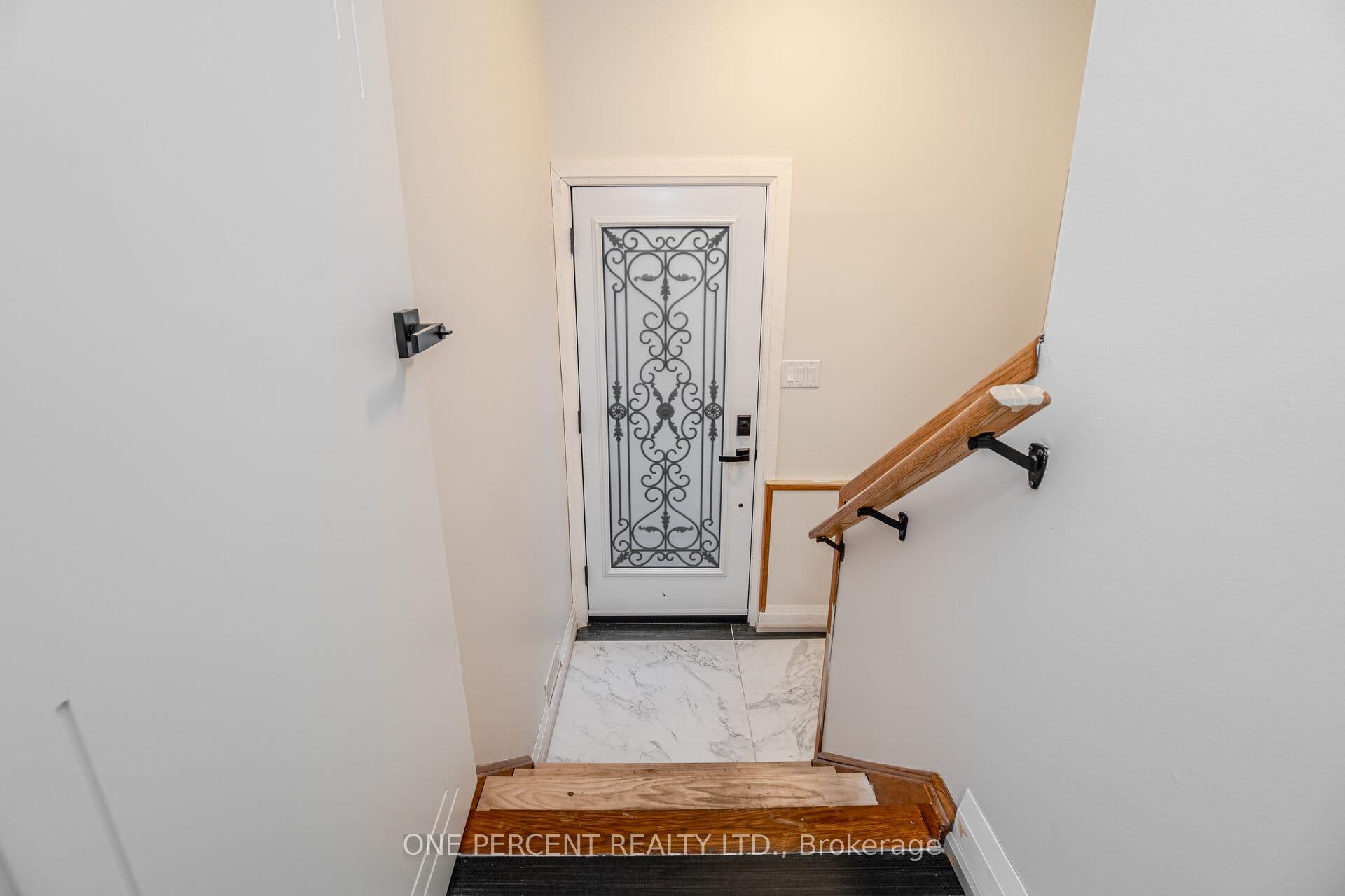Photo 20 of 123 Carmen Crescent, Vaughan, East Woodbridge — HOMEH