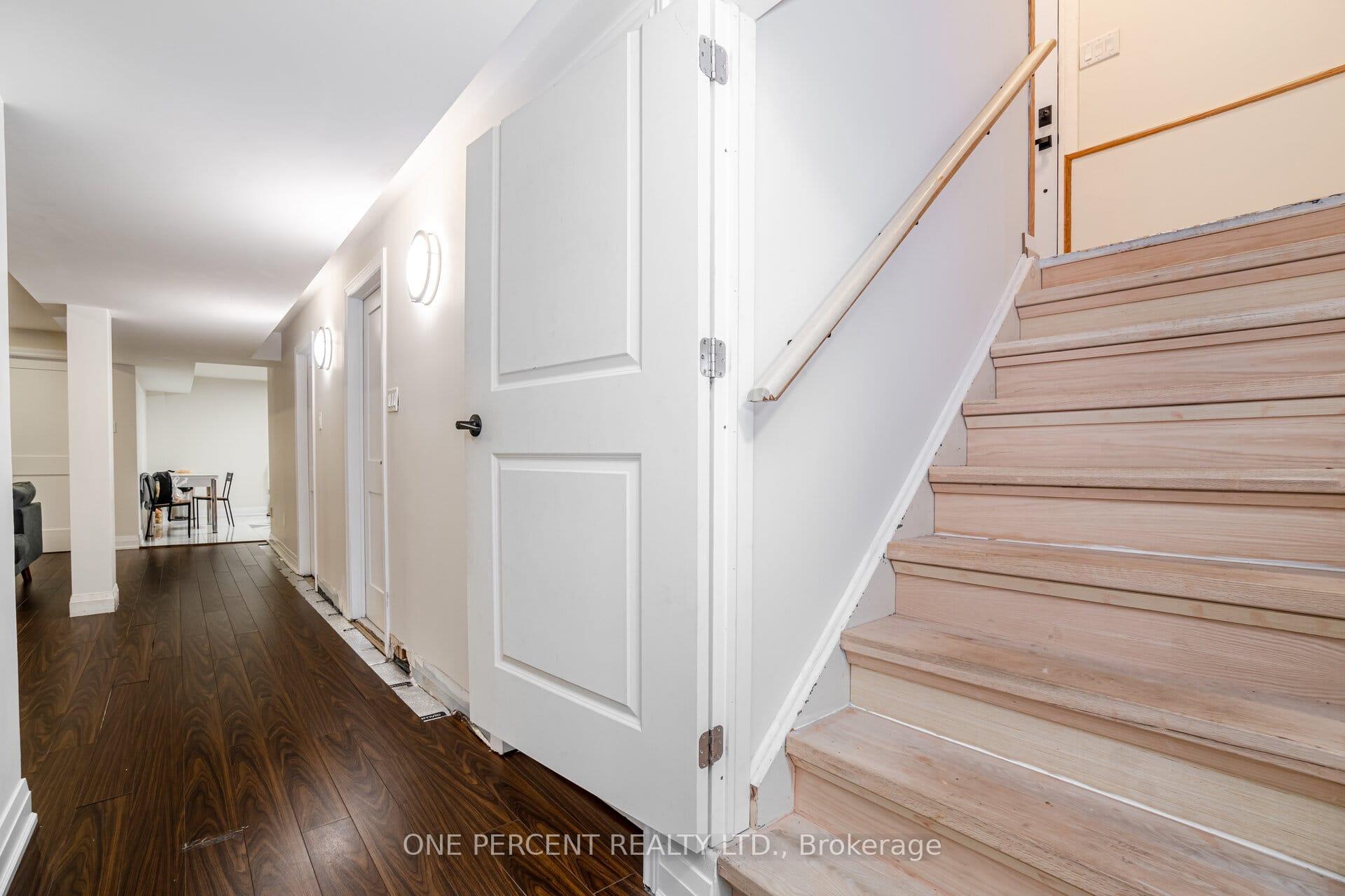 Photo 35 of 123 Carmen Crescent, Vaughan, East Woodbridge — HOMEH