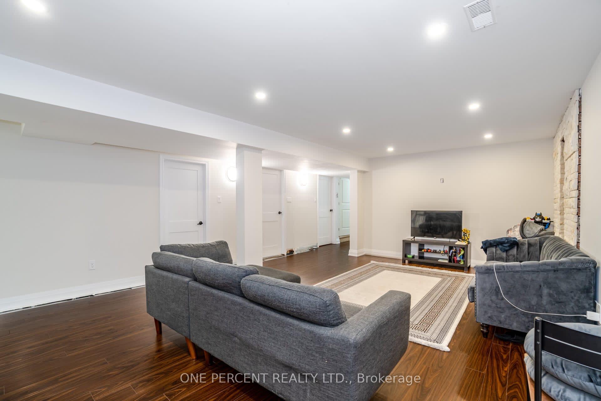 Photo 25 of 123 Carmen Crescent, Vaughan, East Woodbridge — HOMEH