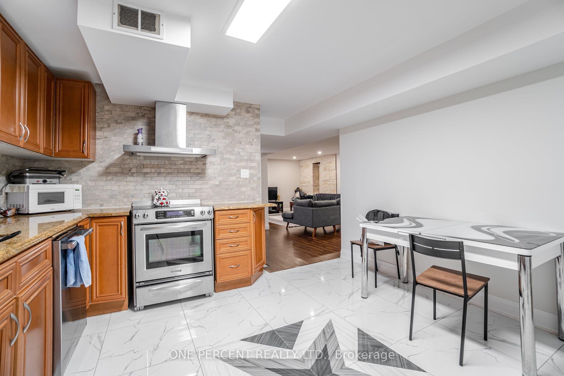 Photo 29 of 123 Carmen Crescent, Vaughan, East Woodbridge — HOMEH