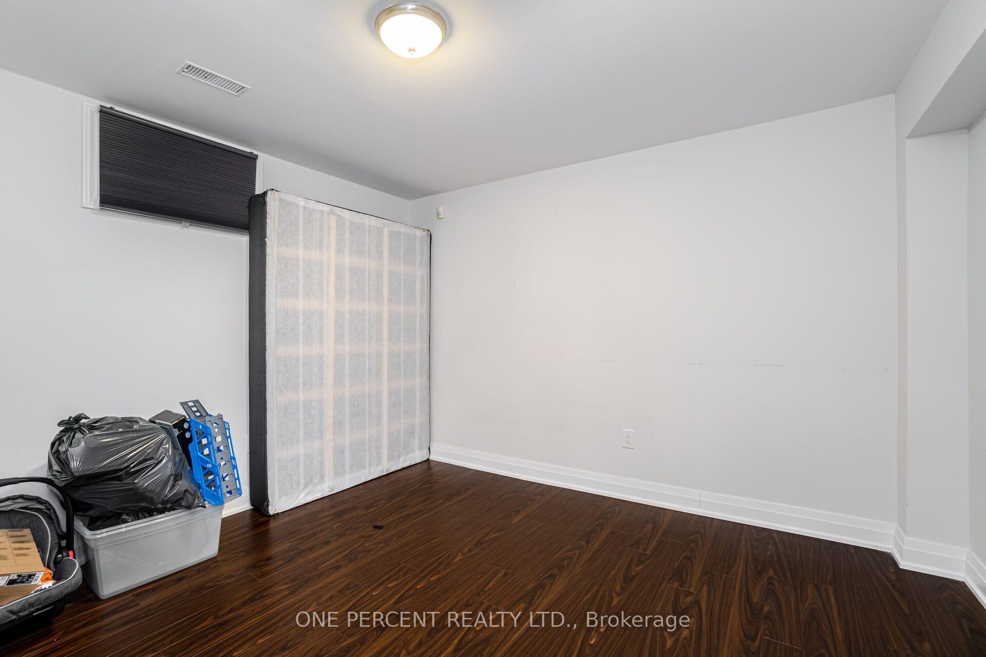 Photo 24 of 123 Carmen Crescent, Vaughan, East Woodbridge — HOMEH