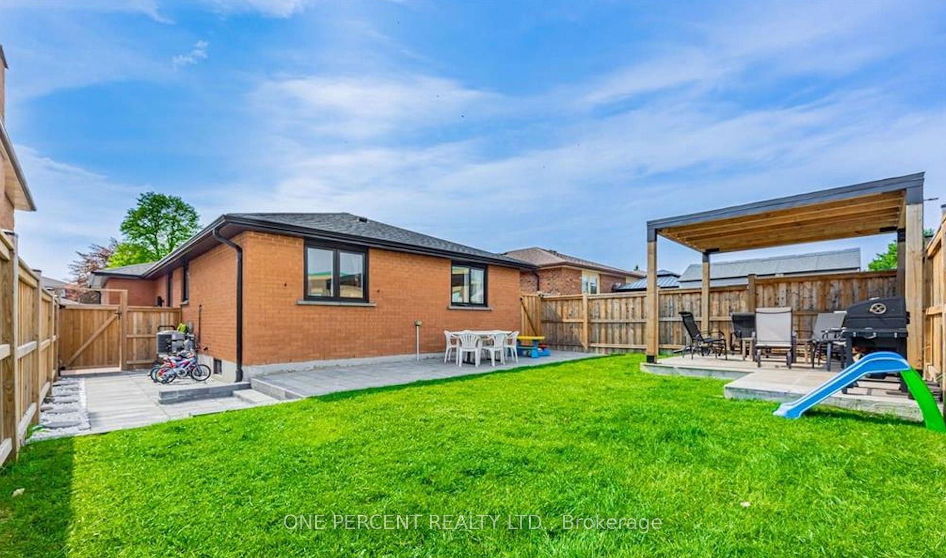 Photo 43 of 123 Carmen Crescent, Vaughan, East Woodbridge — HOMEH