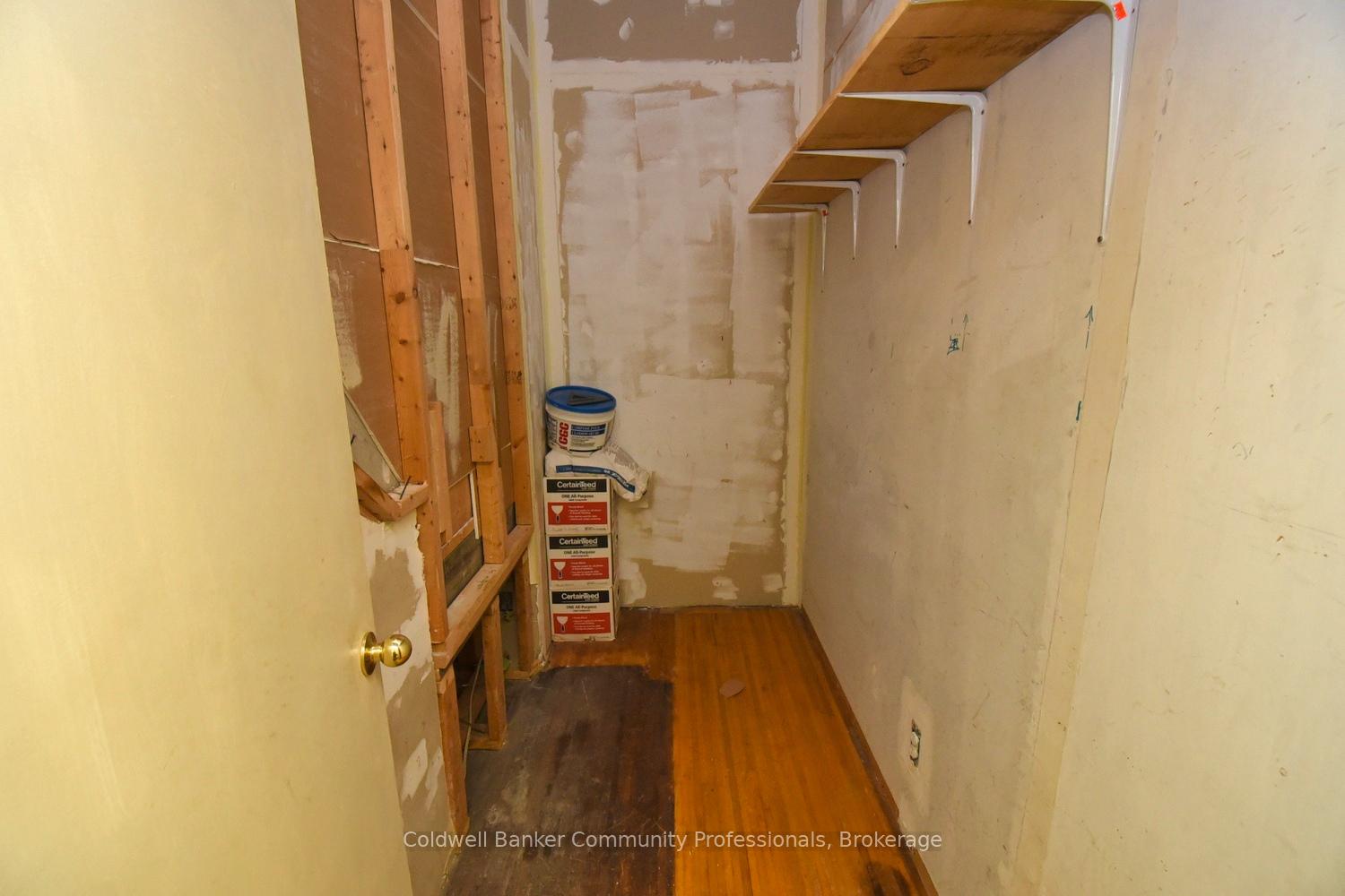 Photo 3 of 167 Prospect Street S, Hamilton, Blakeley — HOMEH