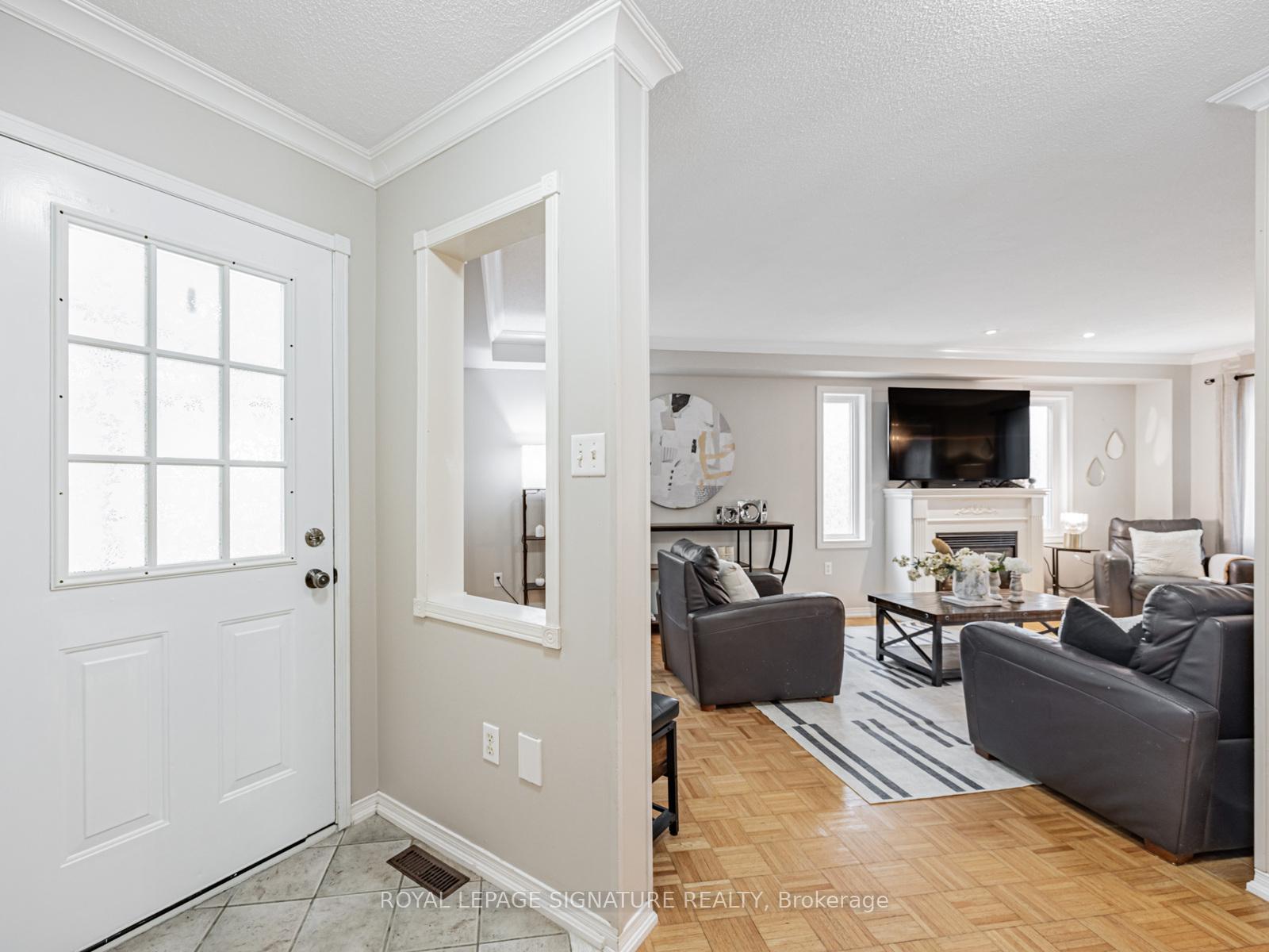 Photo 5 of 7 Knox Crescent, Whitby, Brooklin — HOMEH