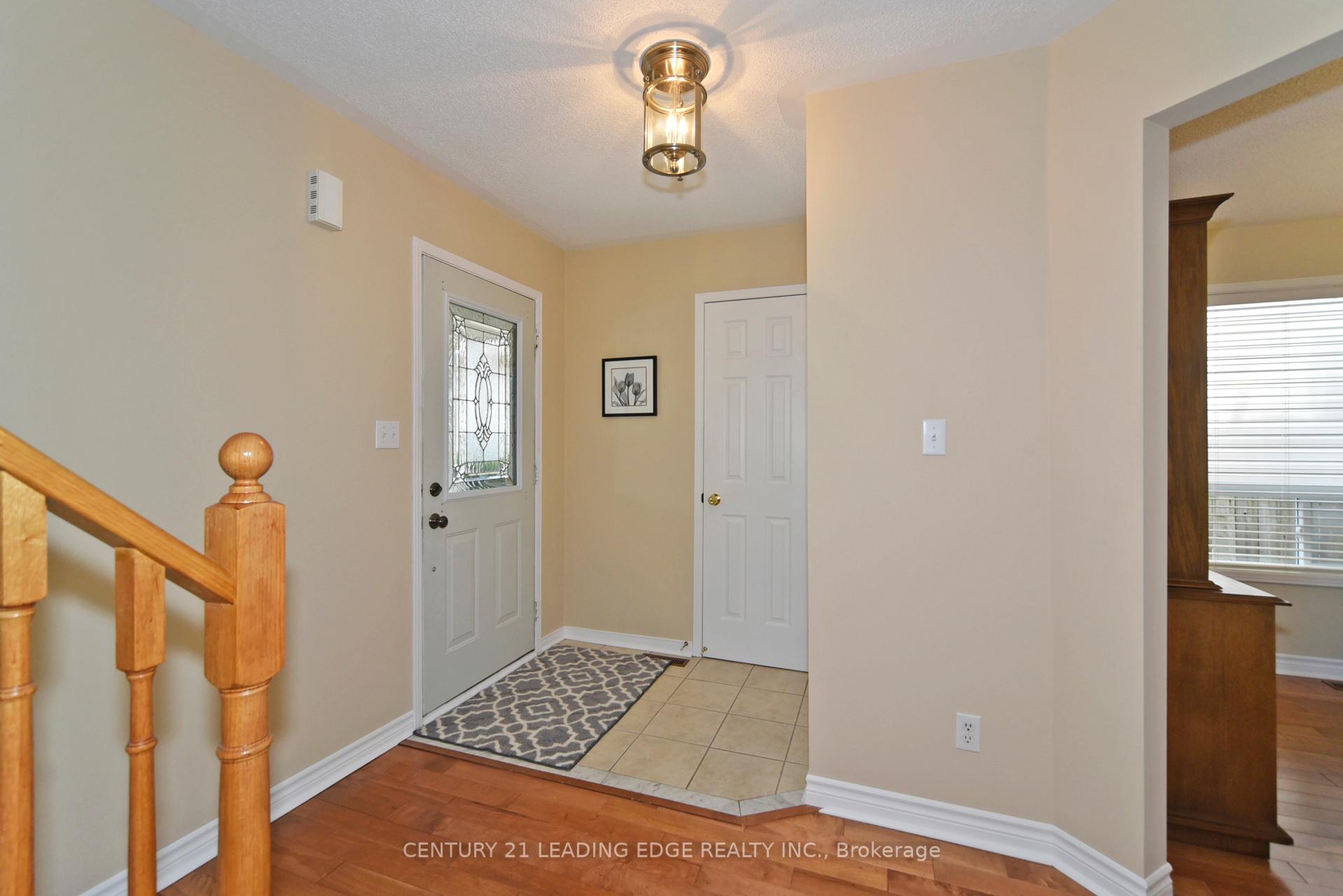 Photo 8 of 548 Nottingham Crescent, Oshawa, Eastdale — HOMEH