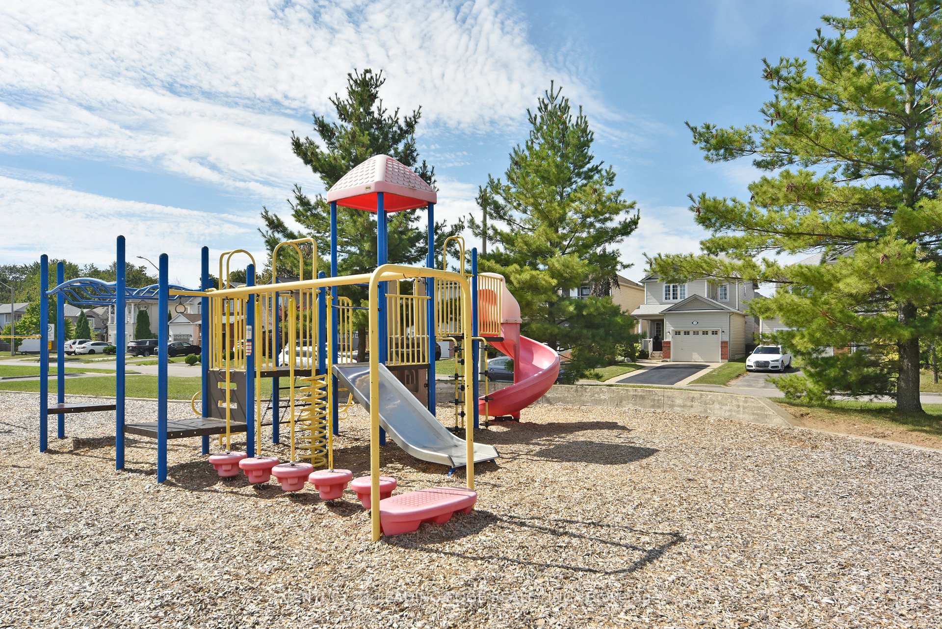 Photo 37 of 548 Nottingham Crescent, Oshawa, Eastdale — HOMEH
