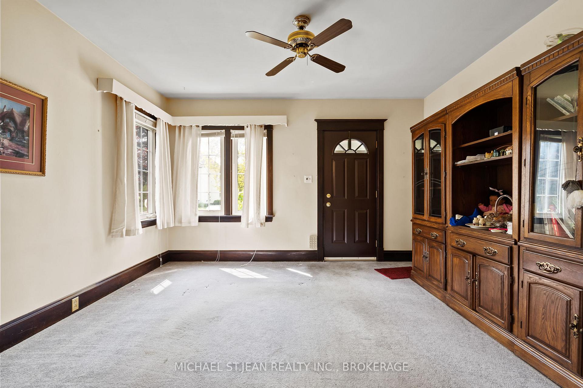 Photo 4 of 20 St. Andrews Avenue, Grimsby, Grimsby West — HOMEH