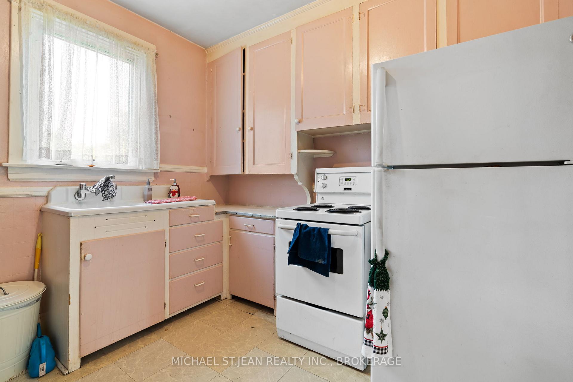 Photo 10 of 20 St. Andrews Avenue, Grimsby, Grimsby West — HOMEH