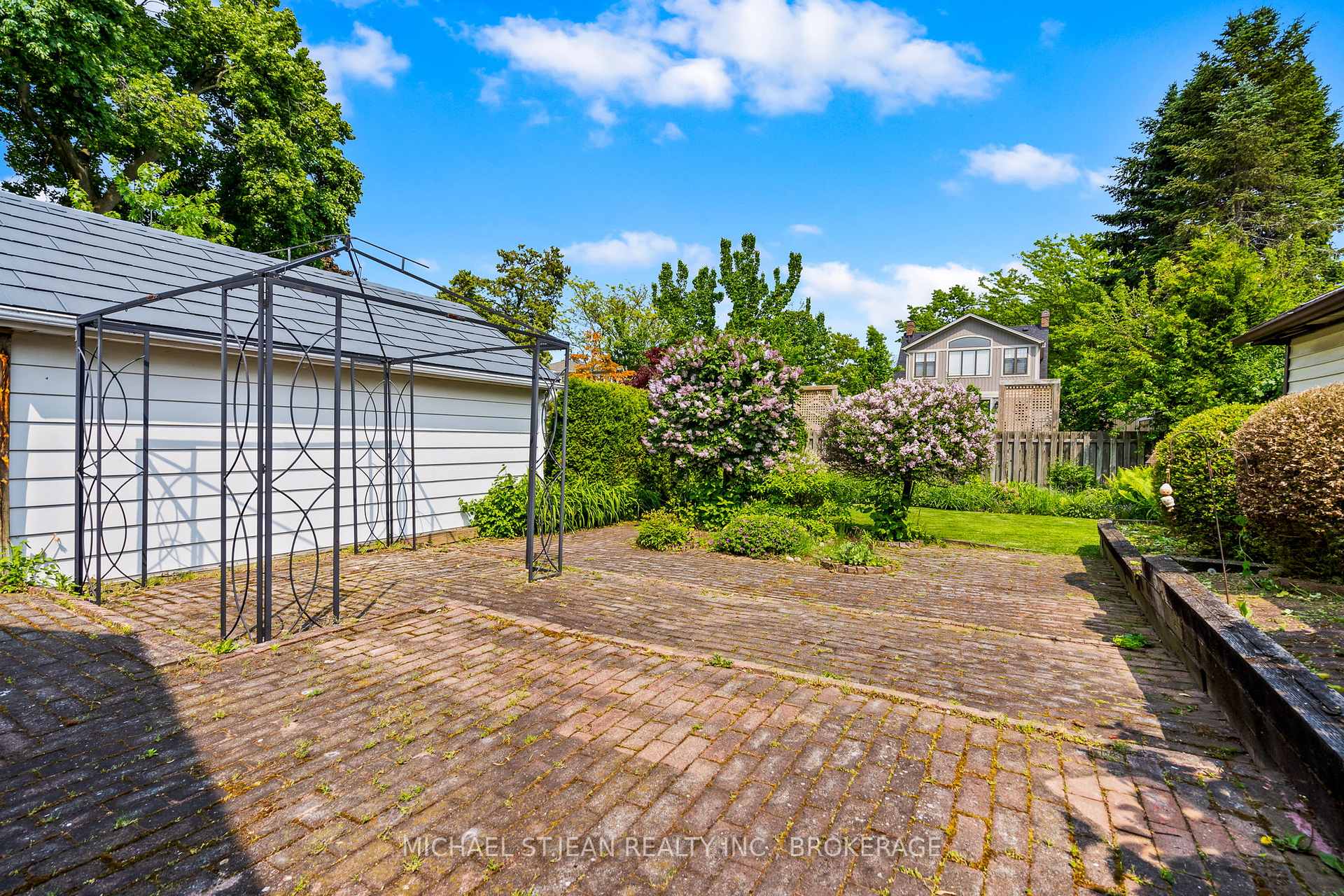 Photo 17 of 20 St. Andrews Avenue, Grimsby, Grimsby West — HOMEH