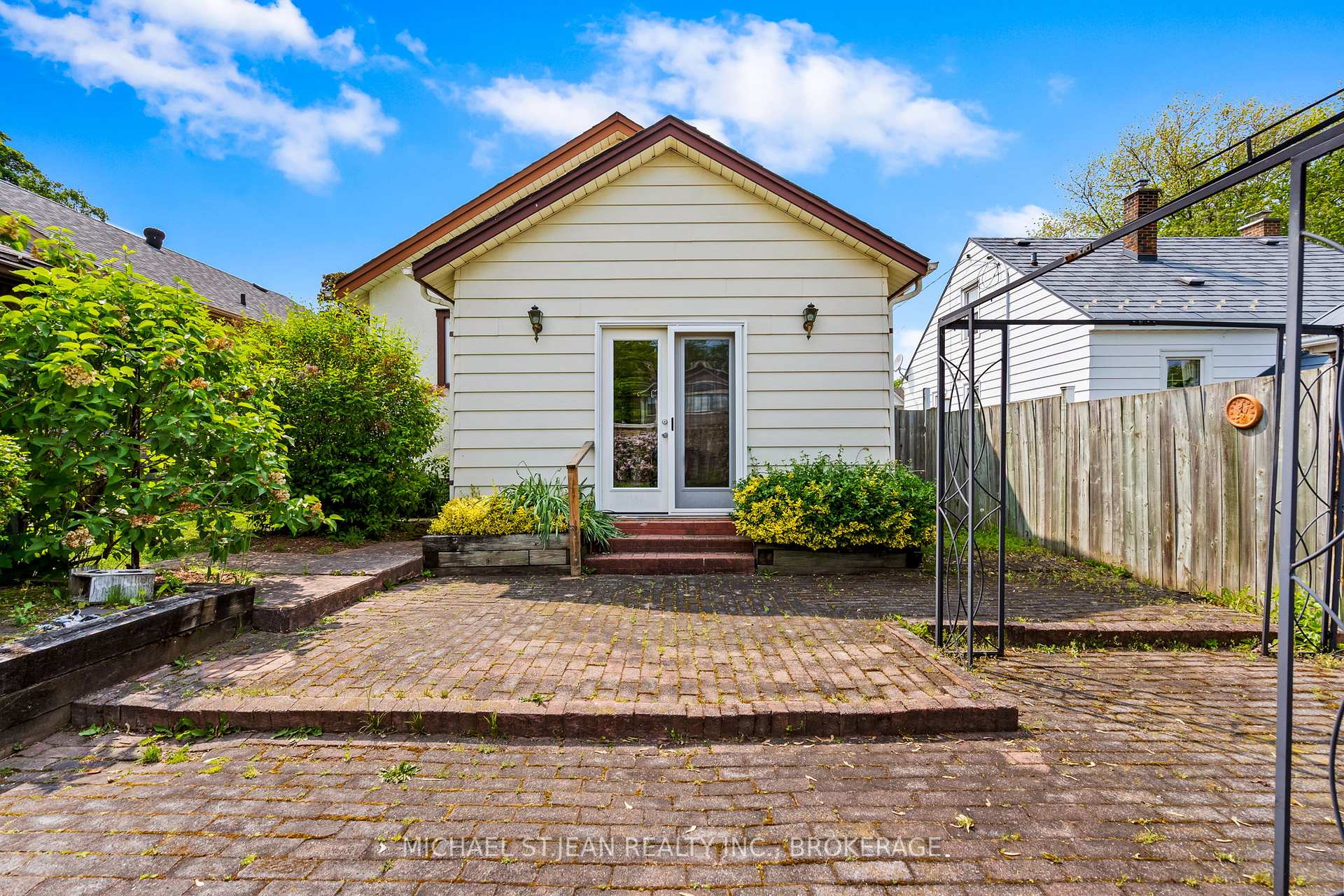 Photo 22 of 20 St. Andrews Avenue, Grimsby, Grimsby West — HOMEH