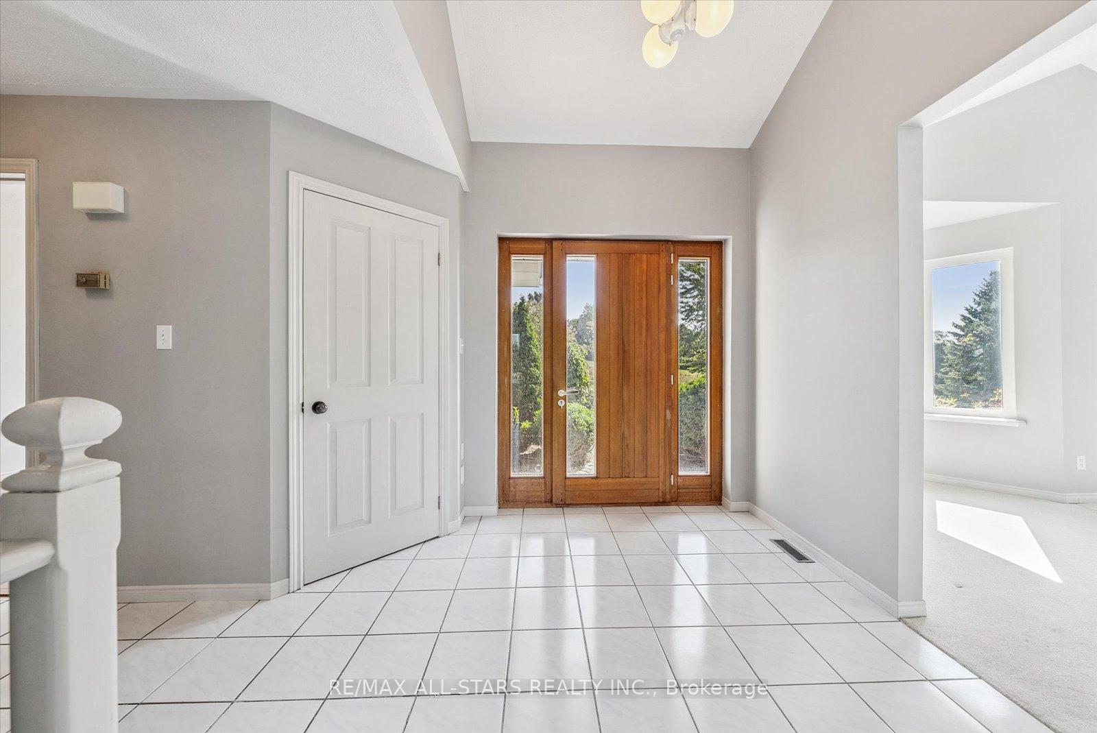 Photo 4 of 46 Forest Hill Drive, Hamilton Township, Rural Hamilton — HOMEH