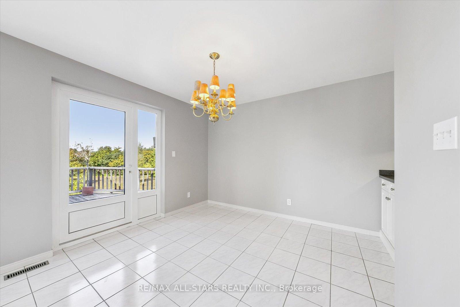 Photo 16 of 46 Forest Hill Drive, Hamilton Township, Rural Hamilton — HOMEH