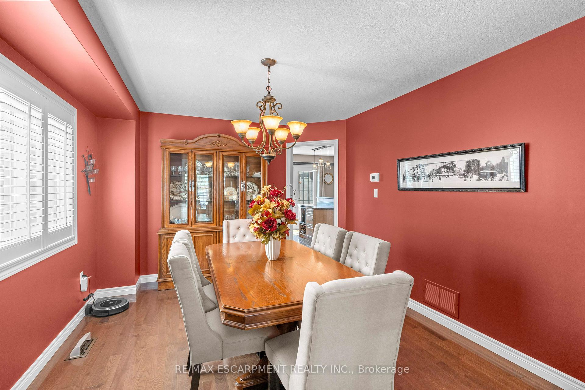 Photo 7 of 28 Edgecroft Crescent, Hamilton, Stoney Creek — HOMEH