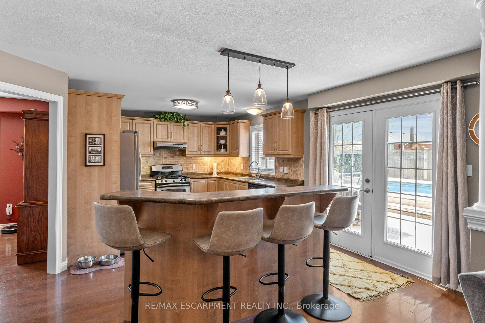 Photo 22 of 28 Edgecroft Crescent, Hamilton, Stoney Creek — HOMEH
