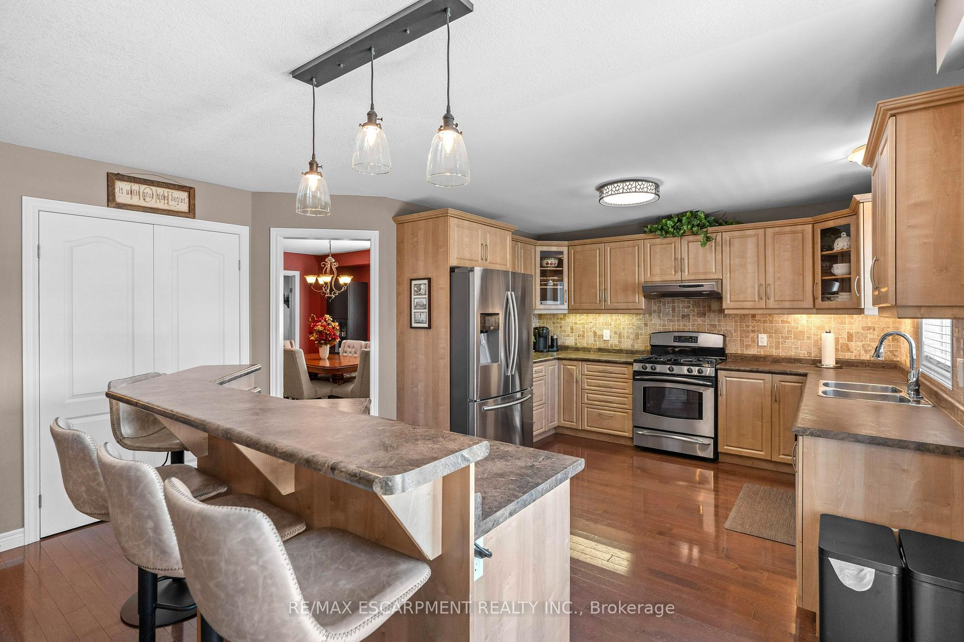 Photo 19 of 28 Edgecroft Crescent, Hamilton, Stoney Creek — HOMEH