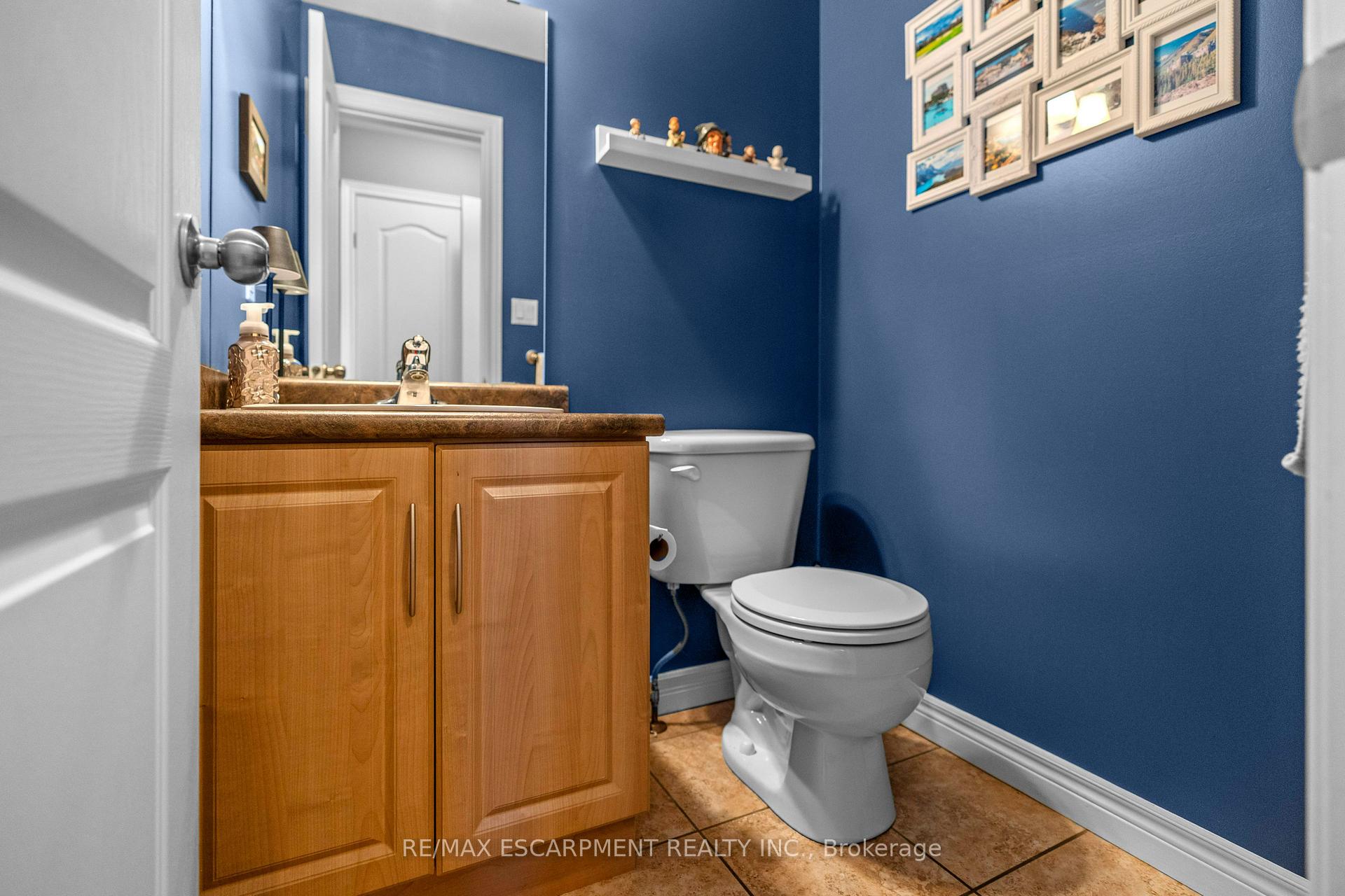 Photo 16 of 28 Edgecroft Crescent, Hamilton, Stoney Creek — HOMEH