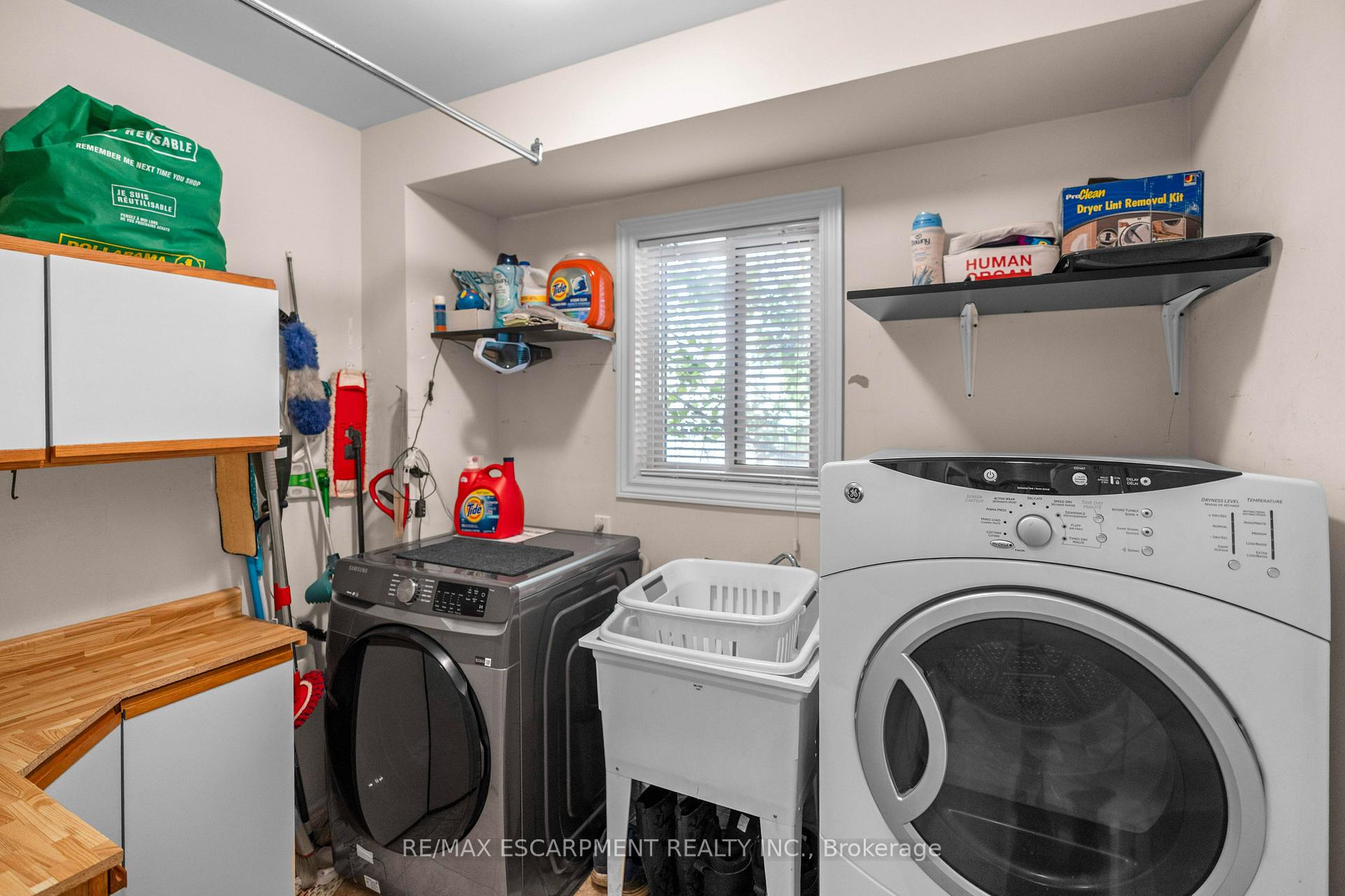Photo 17 of 28 Edgecroft Crescent, Hamilton, Stoney Creek — HOMEH