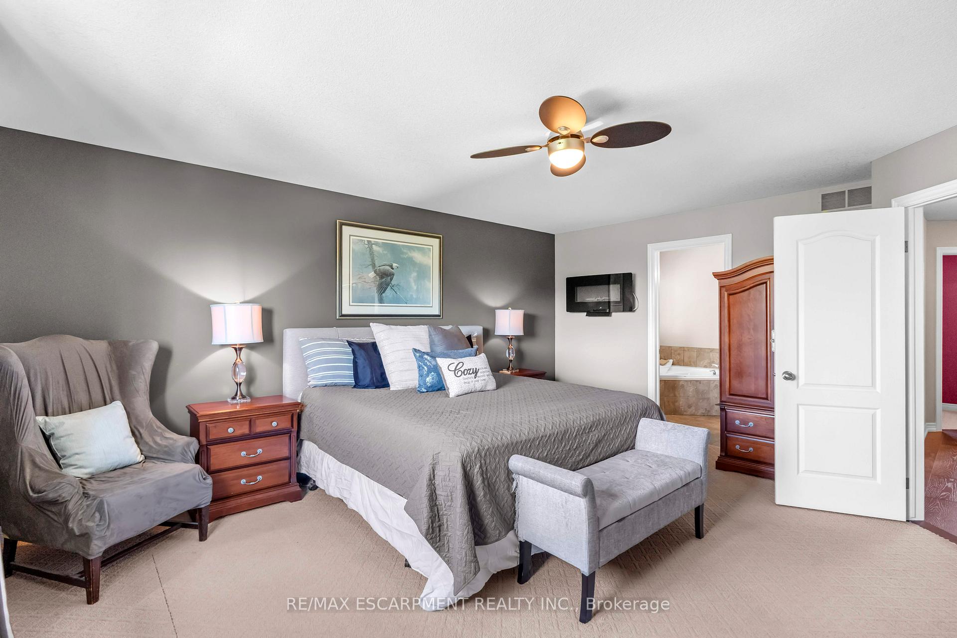 Photo 30 of 28 Edgecroft Crescent, Hamilton, Stoney Creek — HOMEH