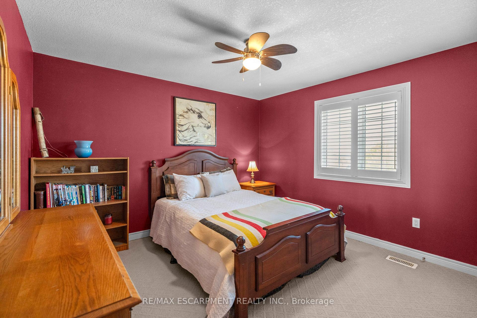 Photo 21 of 28 Edgecroft Crescent, Hamilton, Stoney Creek — HOMEH