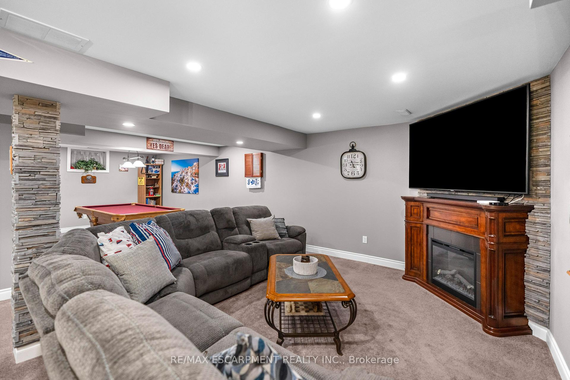 Photo 49 of 28 Edgecroft Crescent, Hamilton, Stoney Creek — HOMEH