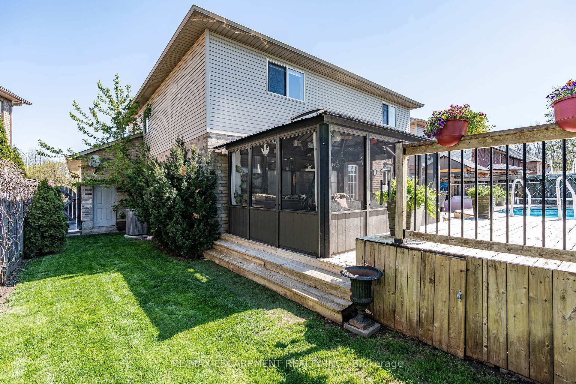 Photo 26 of 28 Edgecroft Crescent, Hamilton, Stoney Creek — HOMEH