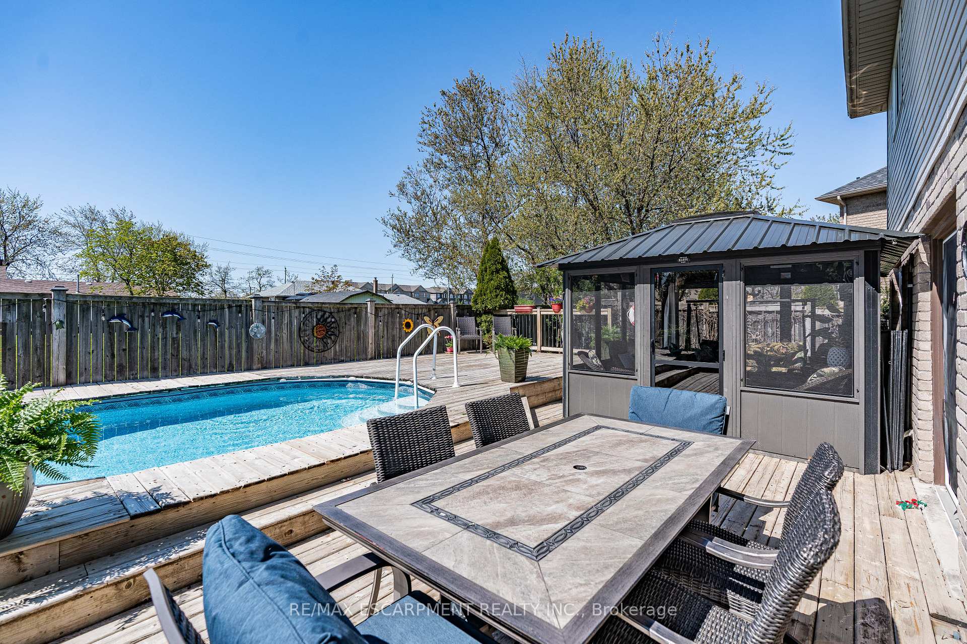 Photo 44 of 28 Edgecroft Crescent, Hamilton, Stoney Creek — HOMEH