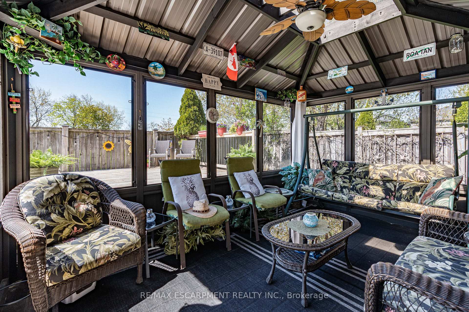 Photo 43 of 28 Edgecroft Crescent, Hamilton, Stoney Creek — HOMEH
