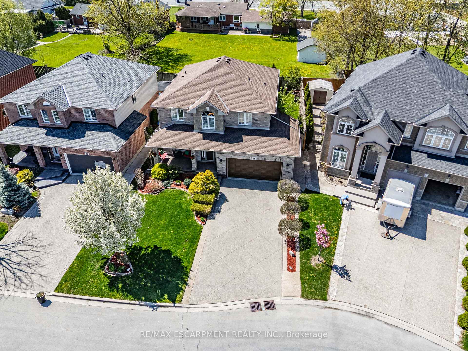 Photo 41 of 28 Edgecroft Crescent, Hamilton, Stoney Creek — HOMEH
