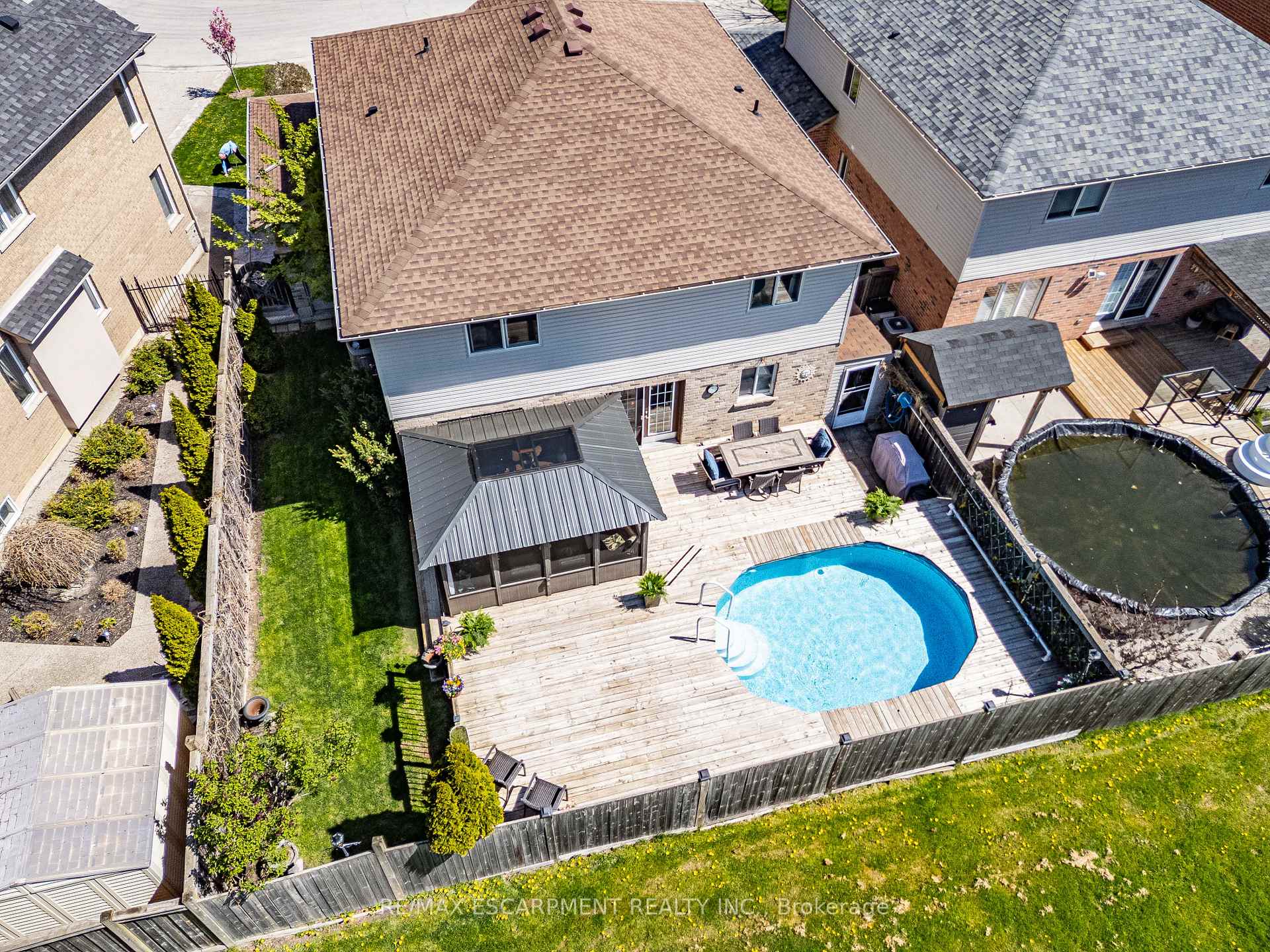 Photo 38 of 28 Edgecroft Crescent, Hamilton, Stoney Creek — HOMEH
