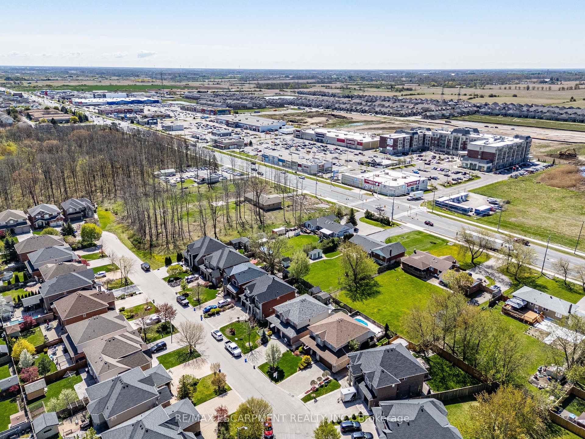 Photo 42 of 28 Edgecroft Crescent, Hamilton, Stoney Creek — HOMEH