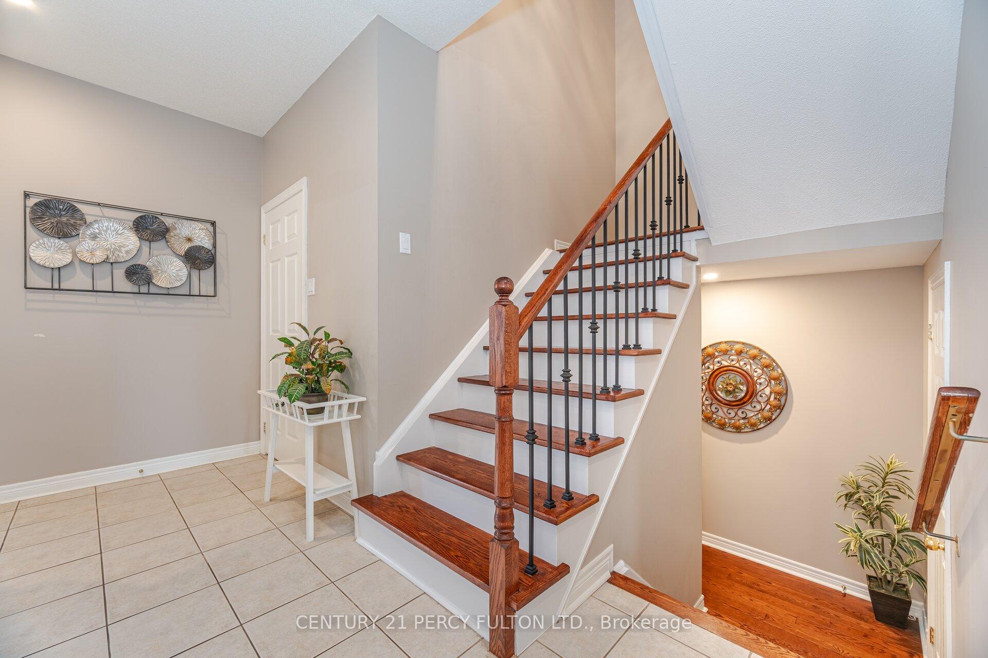 Photo 5 of 477 Rougewalk Drive, Pickering, Rouge Park — HOMEH