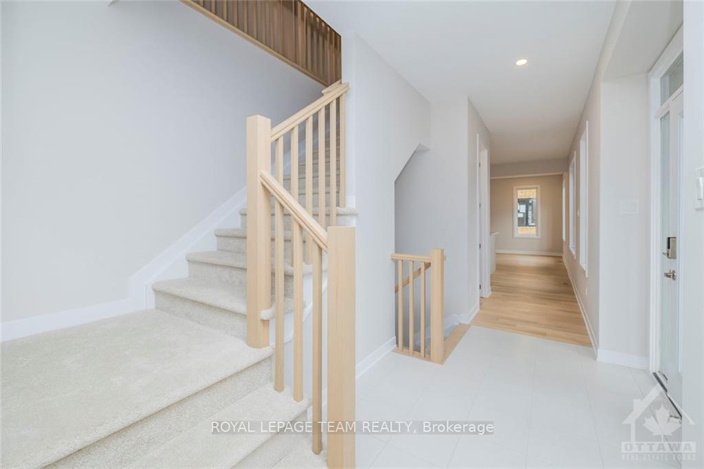 Photo 6 of 296 Sapling Grove, Ottawa, Barrhaven - Heritage Park — HOMEH