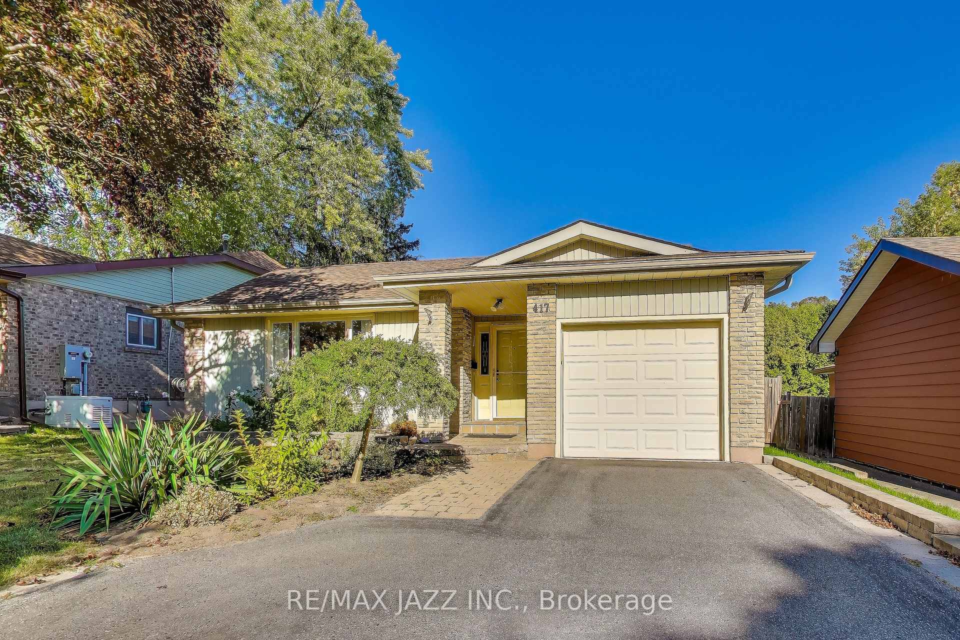 Photo 12 of 417 Crestwood Drive, Oshawa, O'Neill — HOMEH