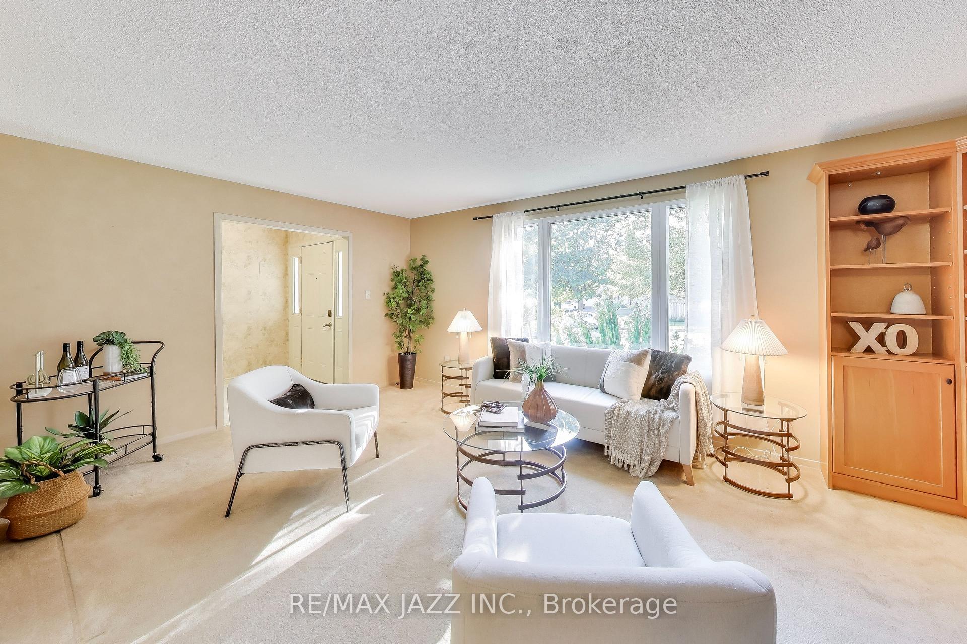Photo 6 of 417 Crestwood Drive, Oshawa, O'Neill — HOMEH