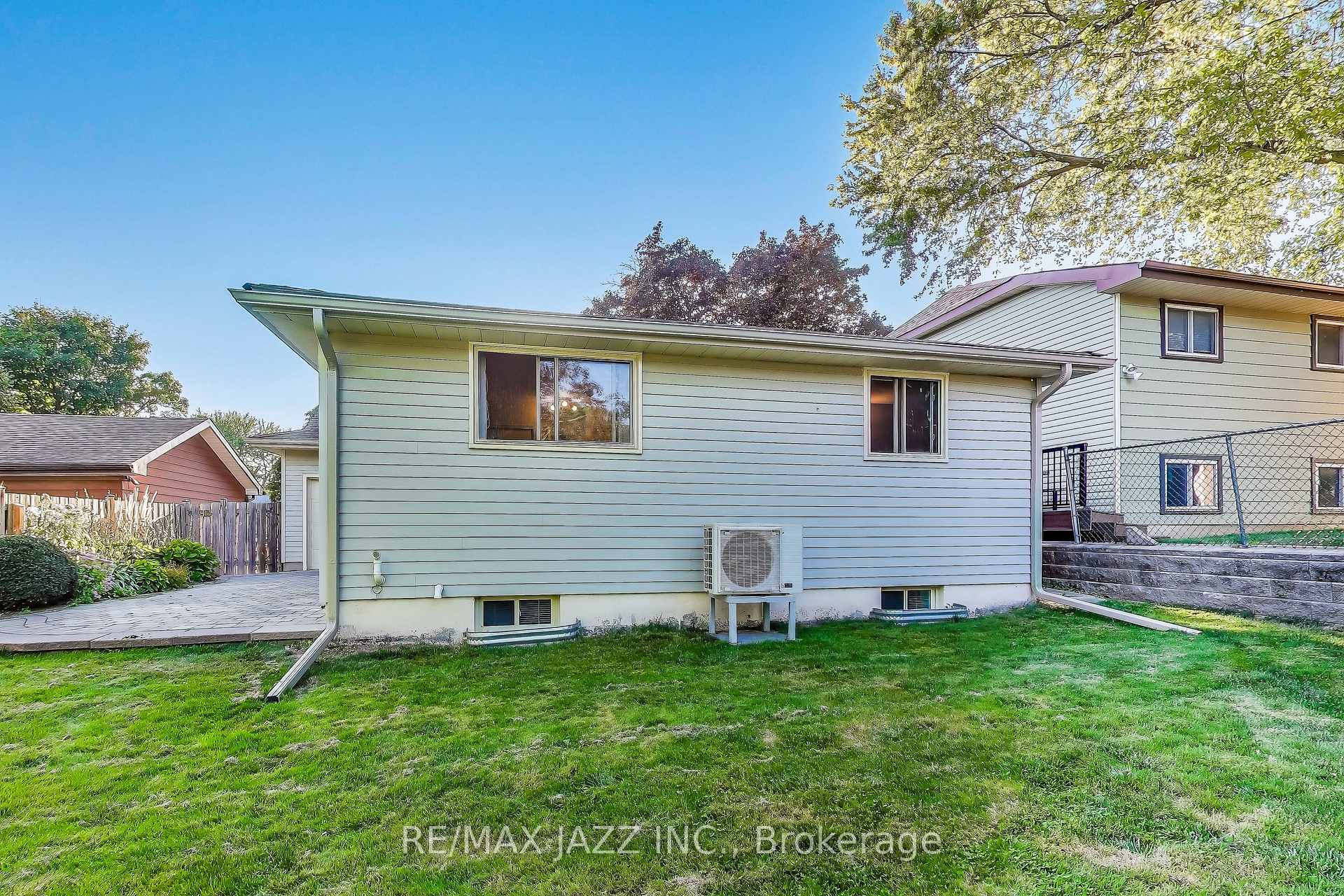 Photo 30 of 417 Crestwood Drive, Oshawa, O'Neill — HOMEH