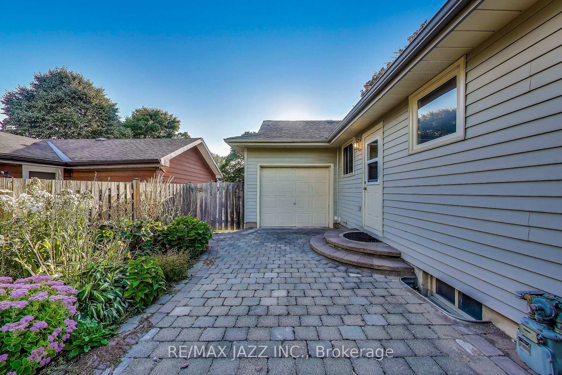 Photo 18 of 417 Crestwood Drive, Oshawa, O'Neill — HOMEH